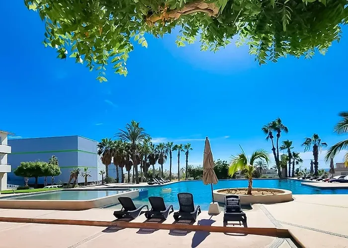 Apartment With Private Terrace, Pool & Gym Access Cabo San Lucas