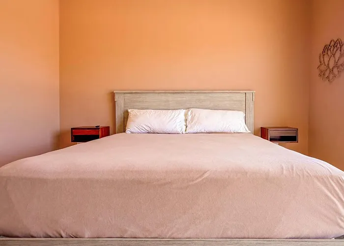 With Private Terrace, Pool & Gym Access Apartment *