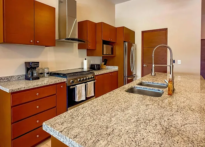 Apartment With Private Terrace, Pool & Gym Access