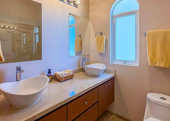 With Private Terrace, Pool & Gym Access Apartment Cabo San Lucas