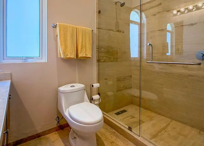 Apartment With Private Terrace, Pool & Gym Access