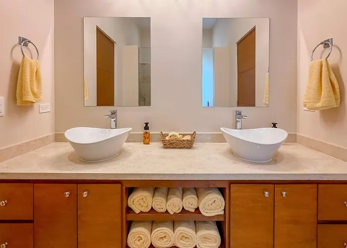 With Private Terrace, Pool & Gym Access Apartment *