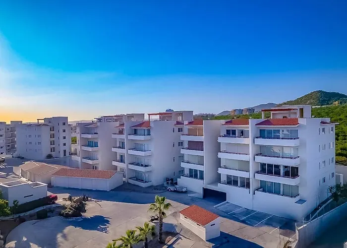 Apartment With Private Terrace, Pool & Gym Access